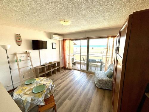 Port-la-Nouvelle Apartment | Studio face à la mer, 3 couchages, balcon, parking, à 10m de la plage - Port-la-Nouvelle - FR-1-229C-98