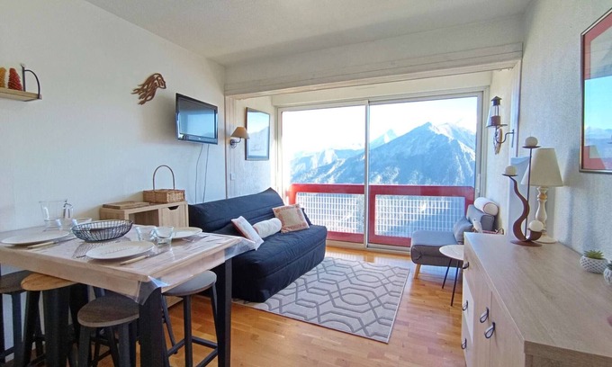 Saint-Lary-Soulan Apartment | Studio for 4 with balcony in Saint-Lary-Soulan