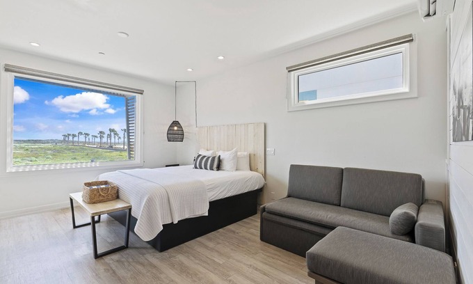 Corpus Christi Apartment | Studio-Full Kitchen w/Private Walkable Beach Access