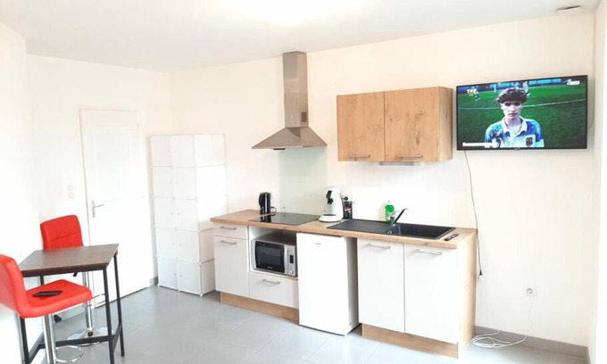 Castres Apartment | studio hyper-centre confortable acces boite a clee
