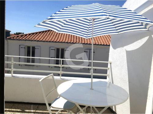 La Tranche-sur-Mer Apartment | Studio idéal au centre-ville de La Tranche-sur-Mer, à 80m de la plage, avec balcon et aperçu mer - FR-1-357-240