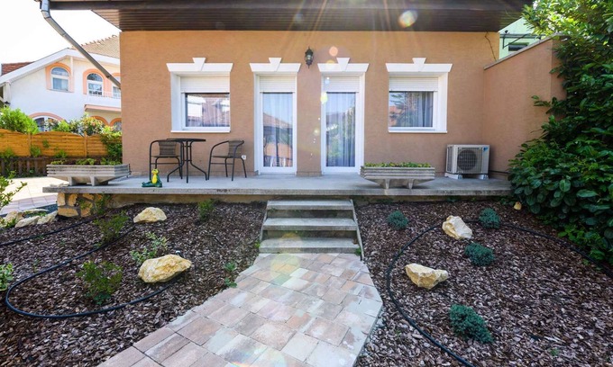 Buk Apartment | Studio in Birdland Villapark with air conditioning and Wi-Fi