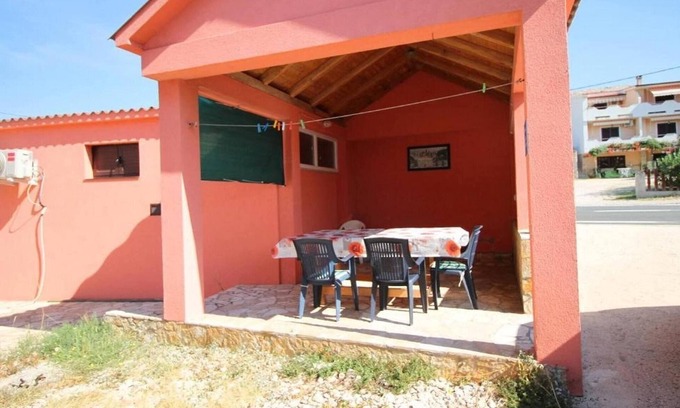 Dinjiska Apartment | Studio in Dinjiška on the Beachfront