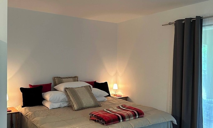 Lake Leelanau Apartment | Studio in Lake Leelanau with outside entrance, king bed, & WiFi