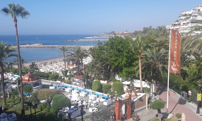 Marbella Apartment | Studio in Puerto Banus, Marbella for Holidays or Business. POOL-PARKING-GARDE