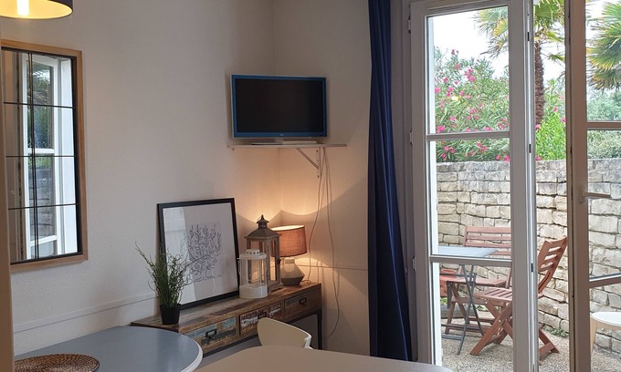 La Couarde-sur-Mer Apartment | Studio In Residence With Pool And Parking