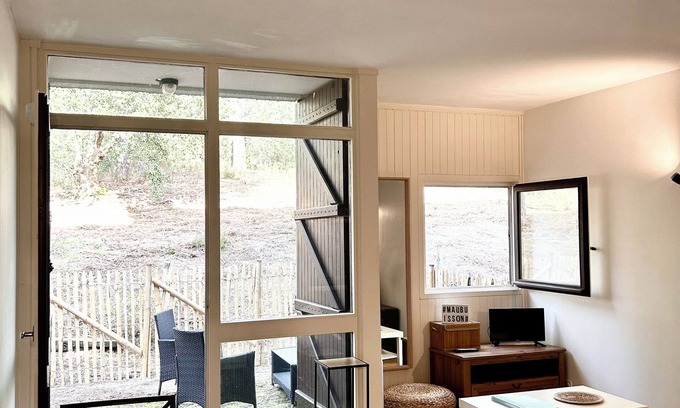 Maubuisson Apartment | Studio in staircase residence in the Maubuisson dunes, 100m from the lake