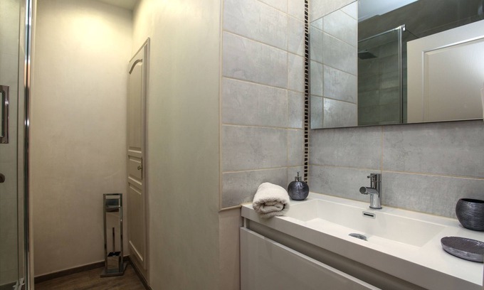 Sarlat-la-Caneda Apartment | STUDIO L 'ALCÔVE IN THE HEART OF THE HISTORICAL CENTER