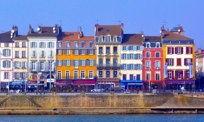 Saint-Laurent-sur-Saone Apartment | Studio "L'Escale 32