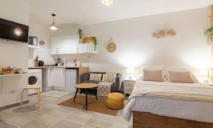 Quartier Administrations Apartment | Studio « le Bohème chic »