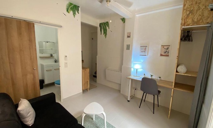 Gambetta Apartment | Studio "Les Cactus" avec Terrasse à 5 min à pied de la Plage