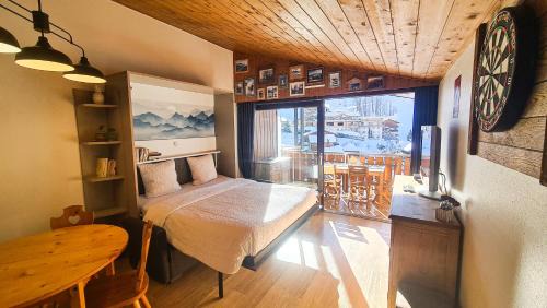 La Clusaz Apartment | Studio les Granges - Vue montage et village, Centre la Clusaz - AravisTour
