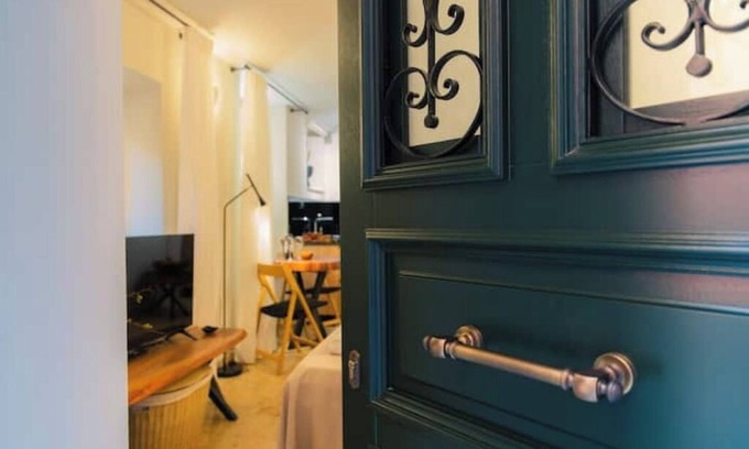 Old Town Apartment | “Studio Medusa” Venetian Studio in Corfu Old Town