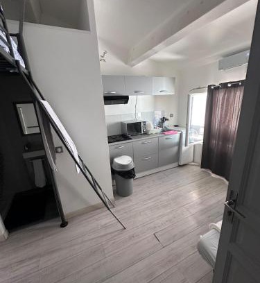 Aubagne Apartment | Studio Meublée