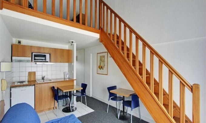 Les Lilas Apartment | Studio Mezzanine for family of 4 in Les Lilas District