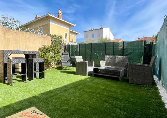 La Londe-les-Maures Apartment | Studio Moana avec parking et jardin