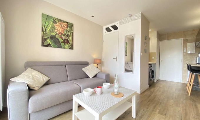 La Baule-Escoublac Apartment | Studio moderne avec balcon sud, parking privé, près avenue De Gaulle - 2 couchages à La Baule - FR-1-245-107