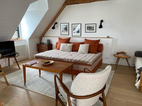 Sauzon Apartment | Studio moderne avec vue mer au coeur de Sauzon - FR-1-418-191