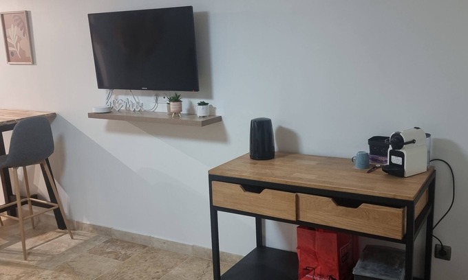 Villeneuve-le-Roi Apartment | Studio near orly airport