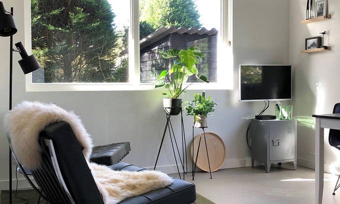 Bergen Apartment | Studio OAK, modern 2-p-residence with private garden, near village, sea and dune