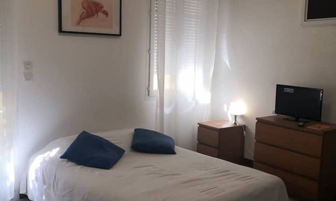 Secteur 2 Apartment | Studio on English courtyard 2 TVA