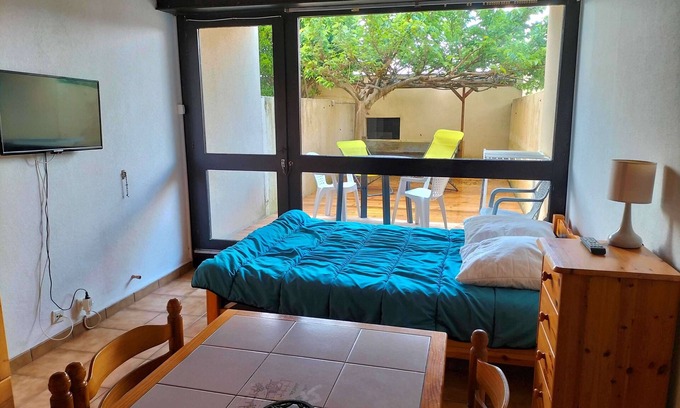 Lacanau-Ocean Apartment | Studio on the ground floor with terrace located on the seafront in first line