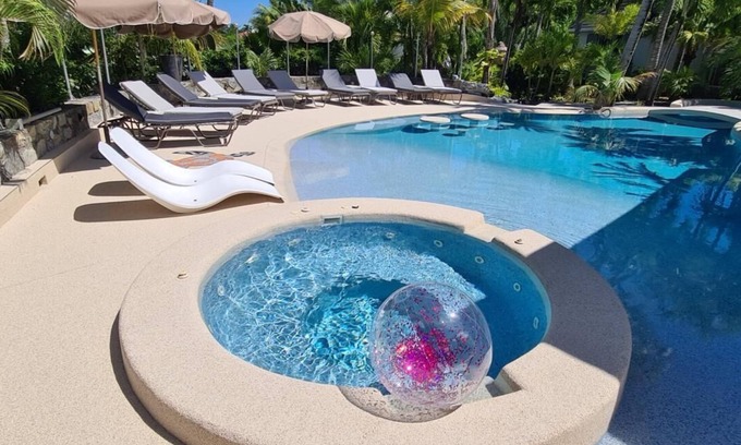 Orient Bay Ski Chalet | Studio Pool View – Residence Adam et Eve