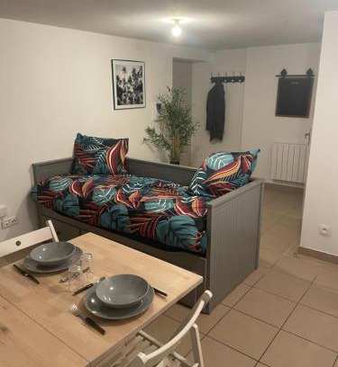 Dole Apartment | Studio rénové au calme