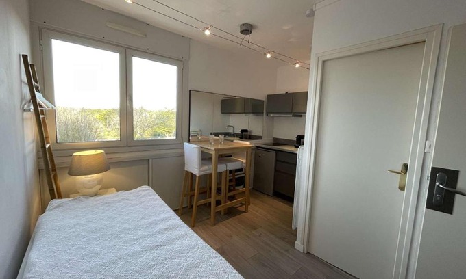 Saint-Jean-de-Monts Apartment | Studio rénové 2 pers avec parking, wifi, proche plage - FR-1-224C-28