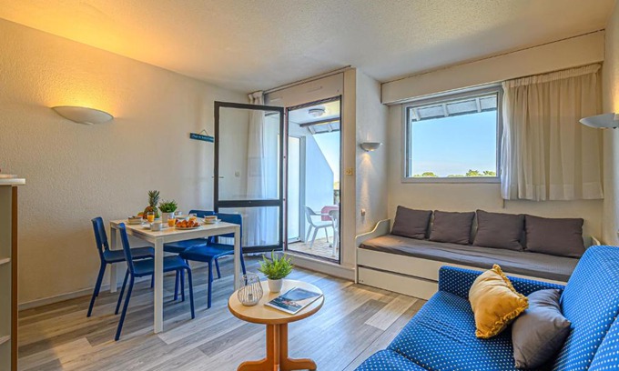 Carnac Apartment | Studio Résidence Bleue Océane by Interhome