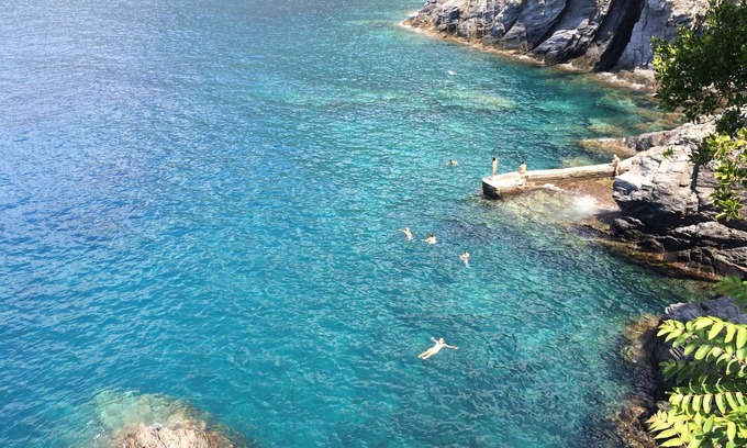 Manarola Apartment | Studio - Room With Amazing Seaview Dolphin
