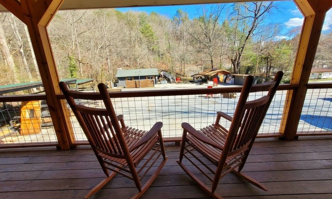 Cherokee RV Rental | Studio Sanctuary: Gear Up for Outdoor Thrills with a Well-Stocked Kitchen