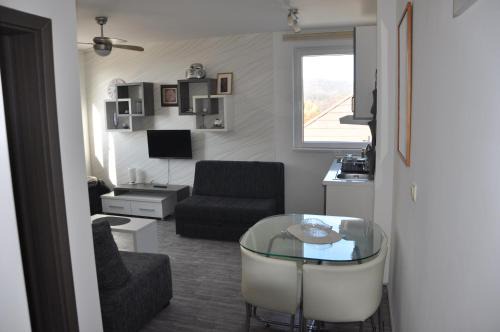 Lisina Apartment | Studio SimpaKop