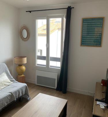 Saint-Martin-de-Re Apartment | Studio sur le port de St Martin de Ré