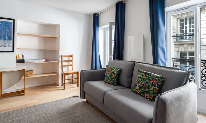 Notre-Dame-des-Champs Apartment | Studio Trouin - Welkeys