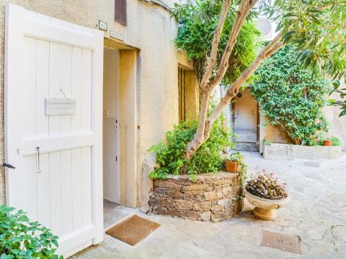 Bormes-Les-Mimosas Apartment | Studio Village de Bormes les Mimosas by Interhome