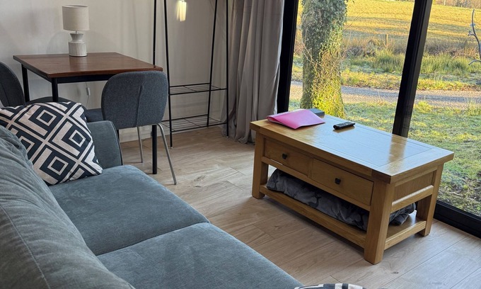 West Laroch Cabin | Studio with a ViewnBetween Glencoe and Fort William, close to the shore.