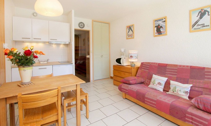 Les Deux Alpes Apartment | Studio with balcony SOUTH, at the foot of Telesiege du diable