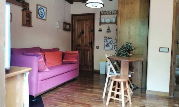 Taull Apartment | Studio with fireplace and double bed - Cosmos 3