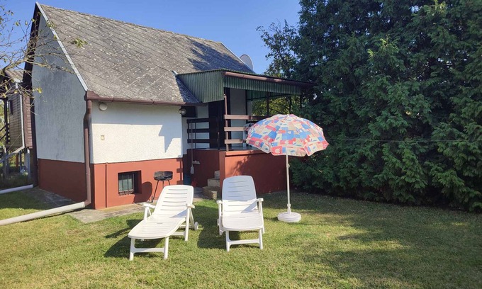Balatonfenyves Apartment | Studio with garden furniture near Lake Balaton