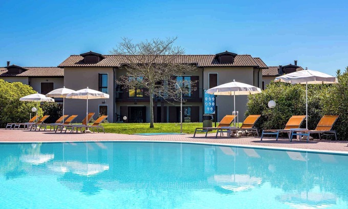Peschiera del Garda Apartment | Studio with outdoor pool and children's entertainment in a great residence
