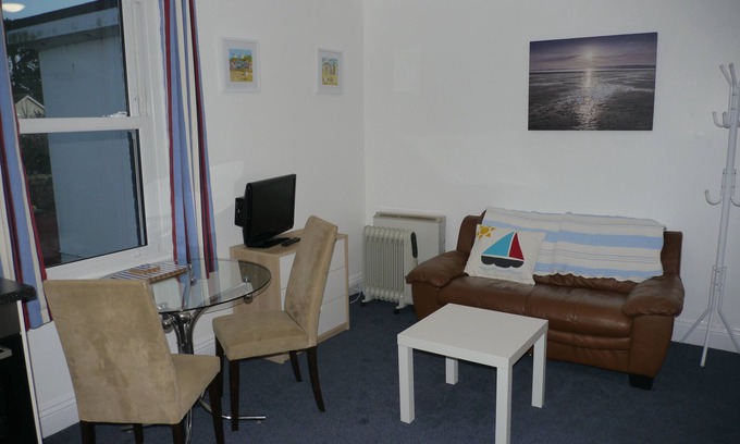 Roundham Apartment | Studio with Sea View