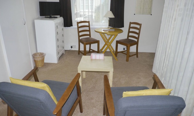 Roundham Apartment | Studio with separate Kitchen