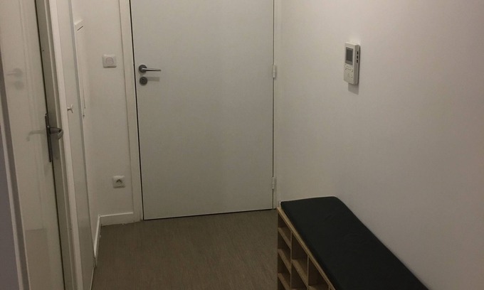 Montfermeil Apartment | Studio with videophone and camera at the entrance
