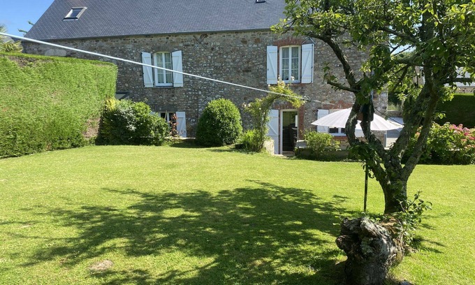Saint-Maurice-en-Cotentin House | Stunning villa for 6 people with WIFI, TV, terrace and pets allowed
