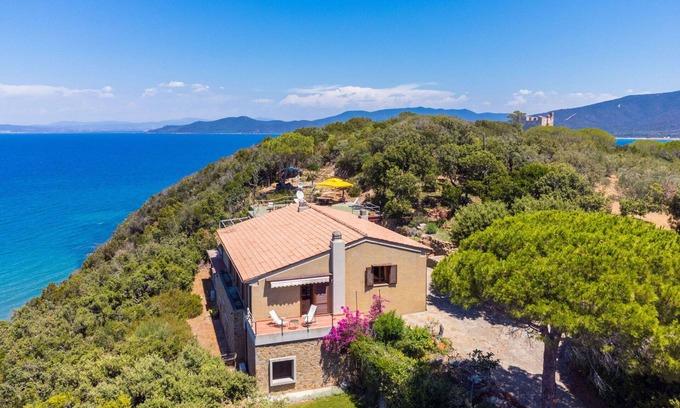 Punta Ala Villa | Stunning private villa for 12 guests with A/C, WIFI, TV, terrace and pets allowed