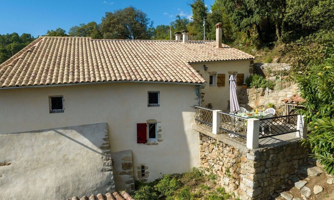 Saint-Jean-du-Gard House | Stunning villa for 6 guests with WIFI, TV, terrace and pets allowed