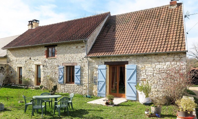 Saint-Chamarand Villa | Stunning private villa for 6 guests with TV, terrace and parking