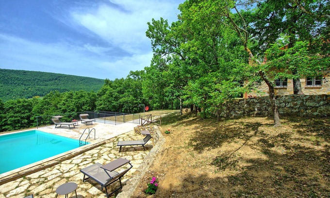 San Casciano dei Bagni Villa | Stunning private villa for 10 people with A/C, private pool, WIFI and panoramic view