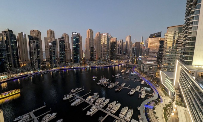 Jumeirah Lake Towers Apartment | Stunning 2 Bed Room Apartment with Full Marina View. Great Location Near Metro